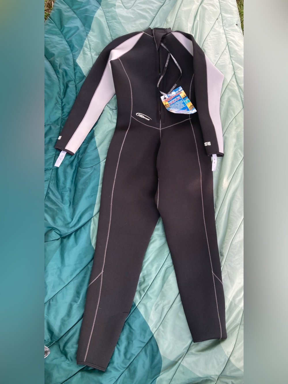 NeoSport Women’s Full Wetsuit Size 8 – NEW WITH TAGS
